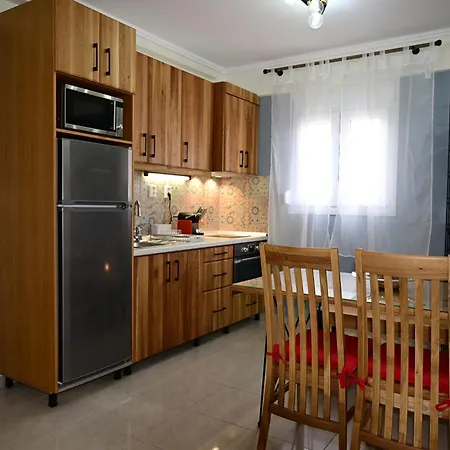 Steel & Oak-stylish Near Shore