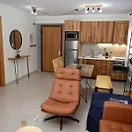 Steel & Oak-stylish Near Shore Apartament *