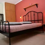 Apartament Steel & Oak-stylish Near Shore