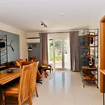 Steel & Oak-stylish Near Shore