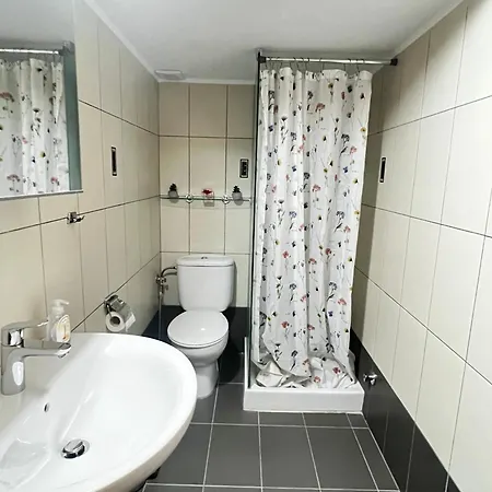 Apartament Steel & Oak-stylish Near Shore