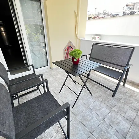 Steel & Oak-stylish Near Shore * Kavala