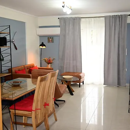 Steel & Oak-stylish Near Shore Apartament Kavala