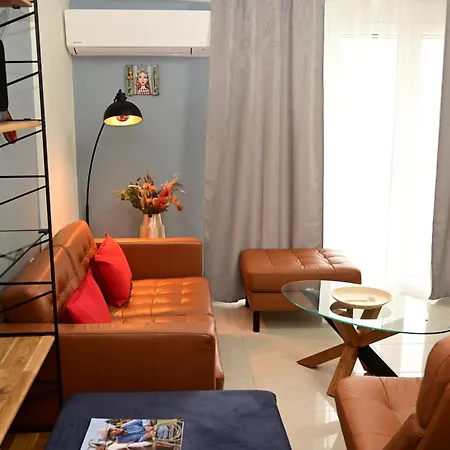 Steel & Oak-stylish Near Shore