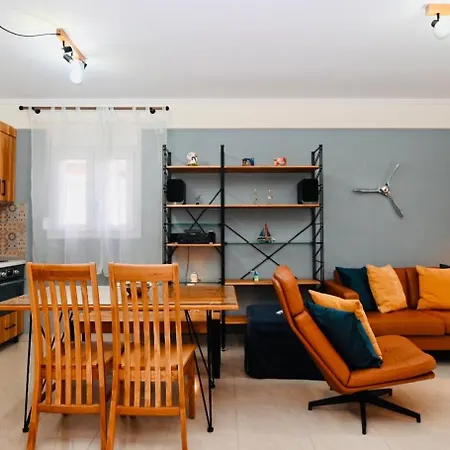 Steel & Oak-stylish Near Shore Kavala