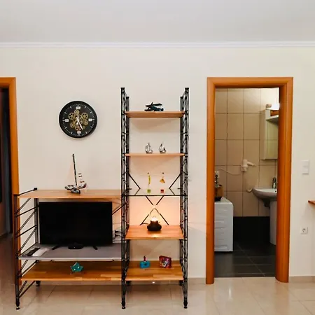 Steel & Oak-stylish Near Shore * Kavala