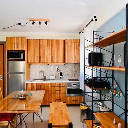 Steel & Oak-stylish Near Shore *